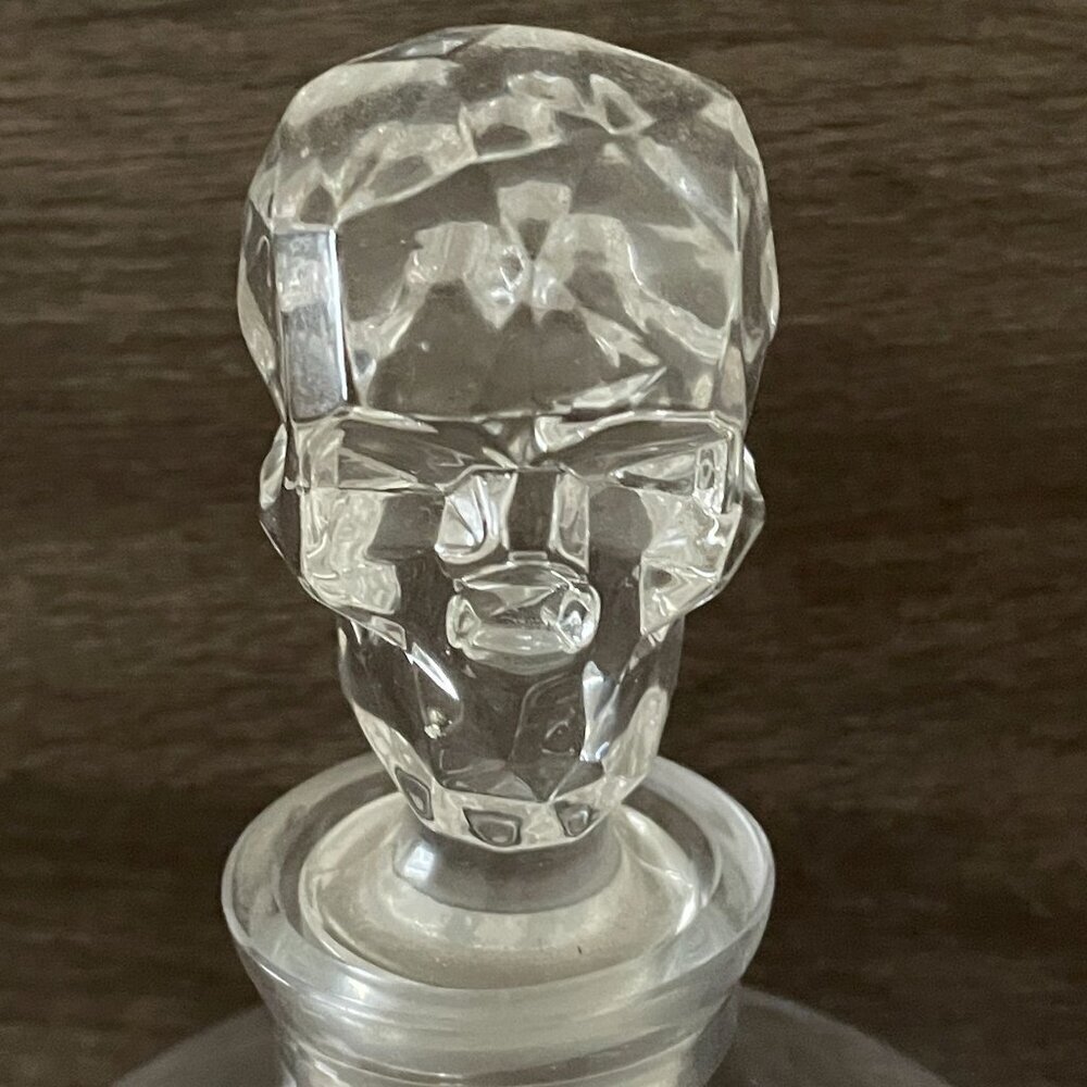 NWOB Nude Shade Whisky Decanter Skull Shaped Stopper Lead Free Crystal 42oz - Picture 5 of 13
